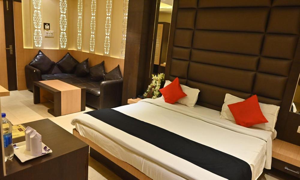 Hotel Royal Cottage Kanpur Exterior photo