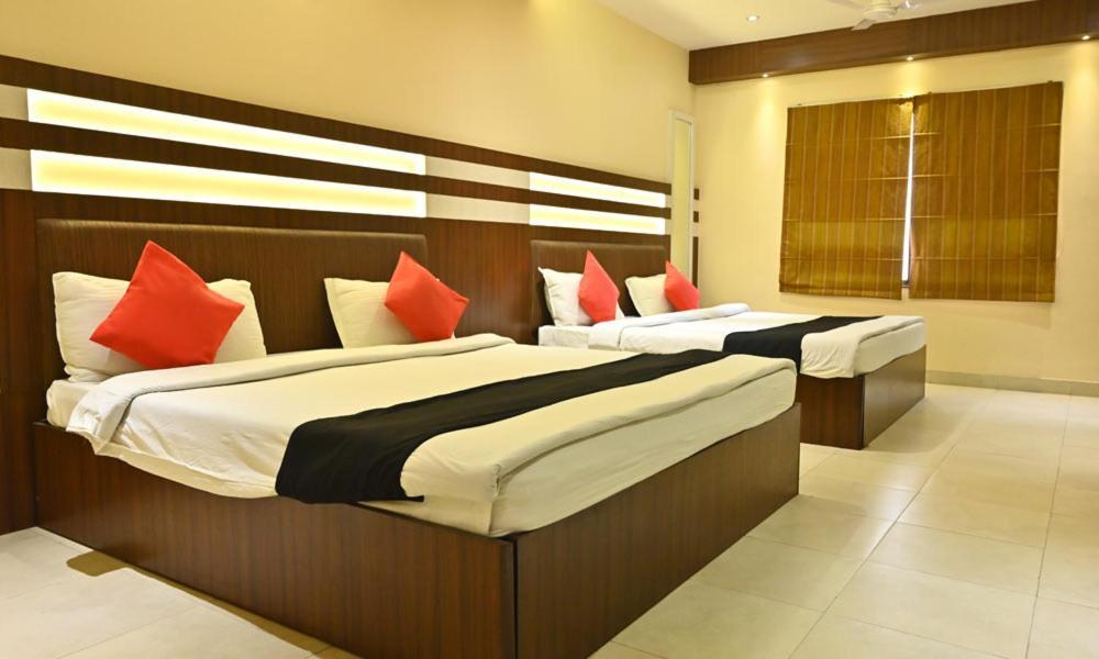 Hotel Royal Cottage Kanpur Exterior photo
