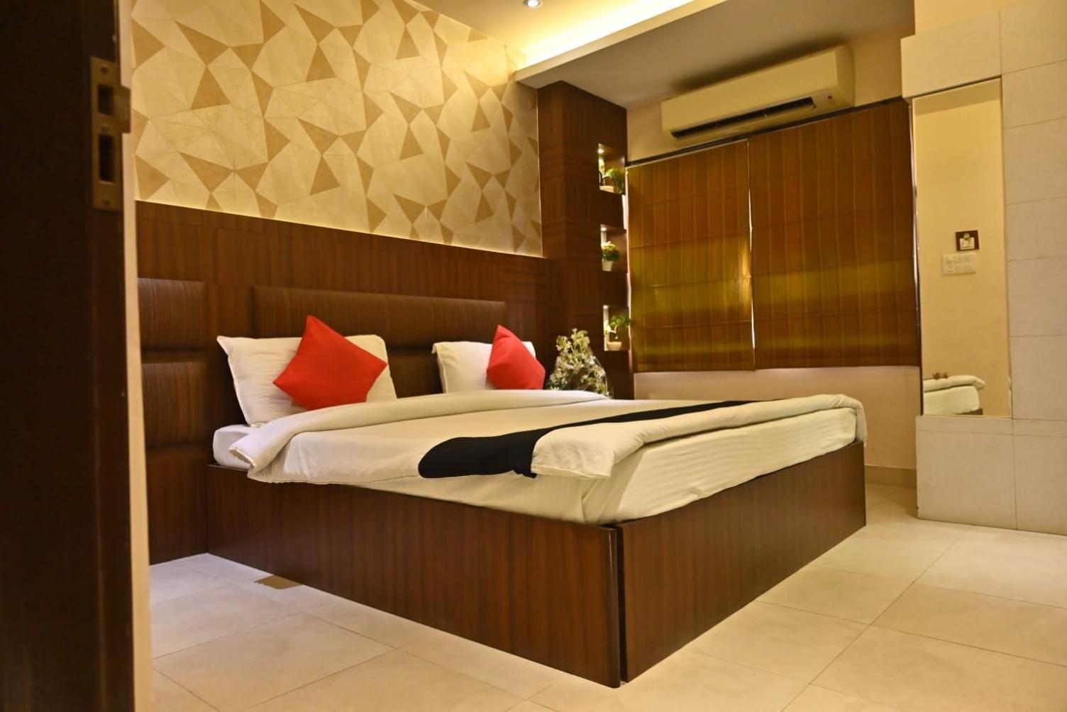 Hotel Royal Cottage Kanpur Exterior photo