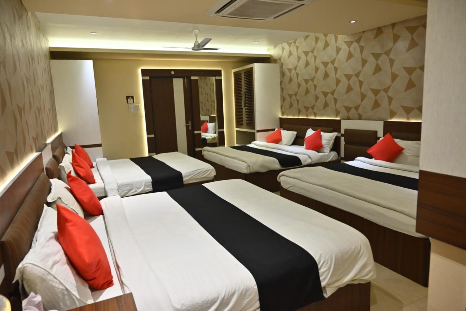 Hotel Royal Cottage Kanpur Exterior photo
